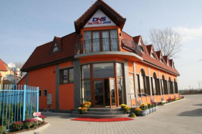 Гостиница Motel DHS  Дева